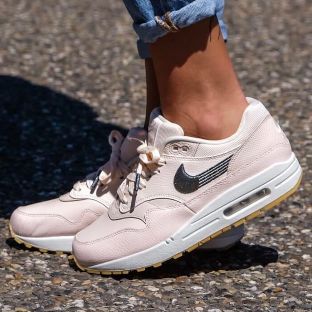 NIKE Air Max 1 Guava Ice Women’s Sneakers Size 9.5